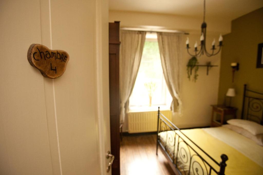 B&B-Restaurant Porte de la Lienne Stoumont Chambre photo